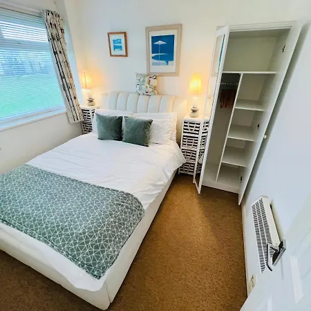 2 Bedroom Chalet Sb109, Sandown Bay, Isle Of Wight Brading Exterior photo