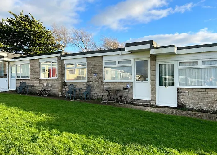 2 Bedroom Chalet Sb109, Sandown Bay, Isle Of Wight